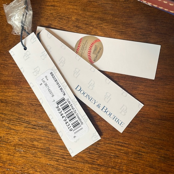 Dooney & Bourke Chicago Cubs Crossbody Purse NWT - Picture 10 of 12